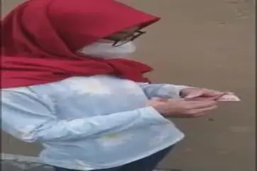 Public Agent Jilbab Lokal