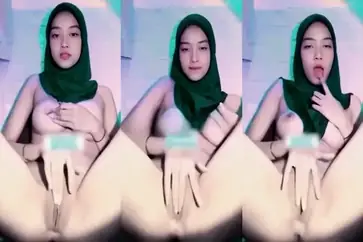 Sarah Jilbab Toket Gede Coli Gila Sendirian Di Kamar